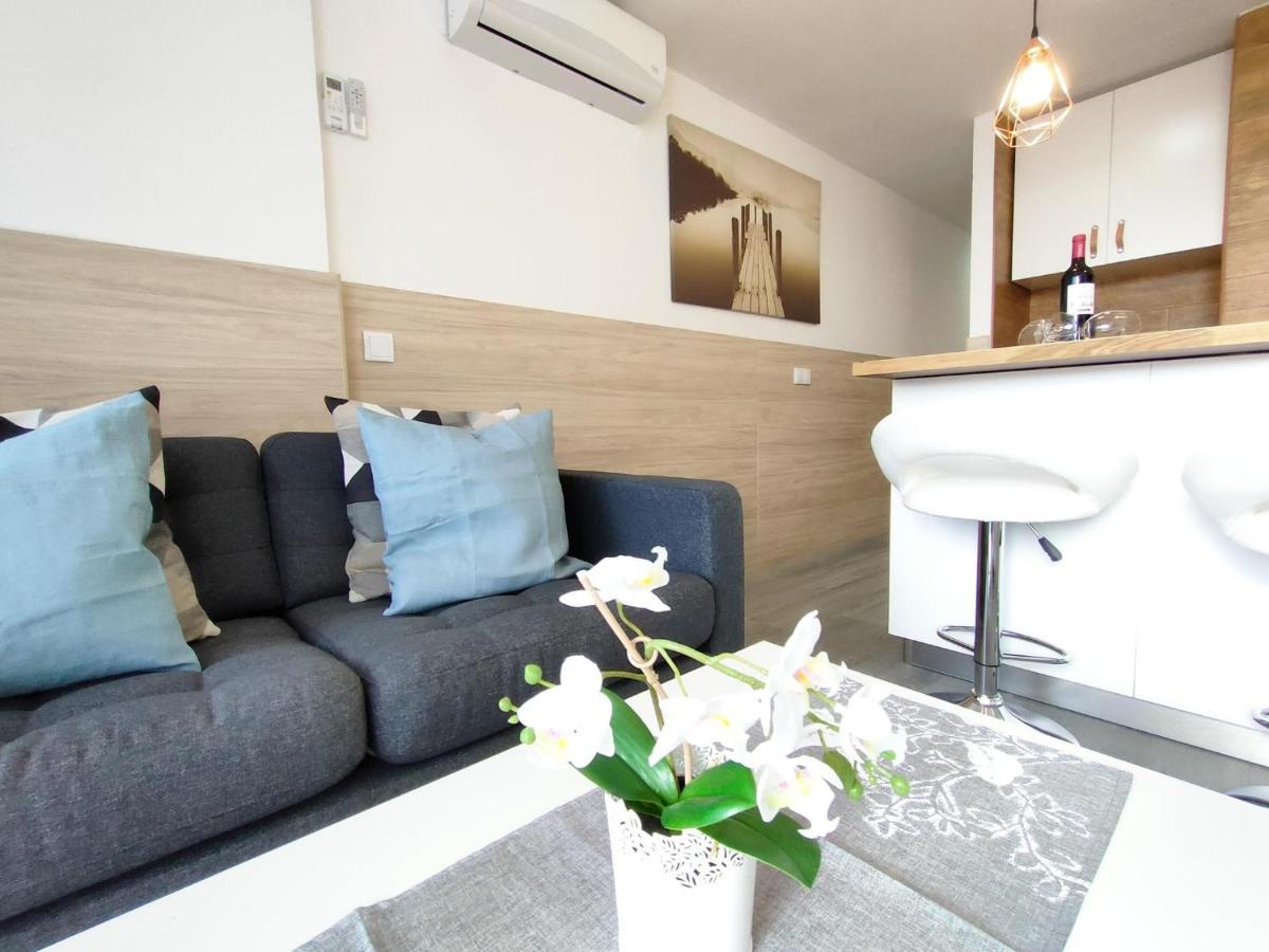 Light Blue Holiday Home Πλάγια ντελ Ινγκλές Εξωτερικό φωτογραφία